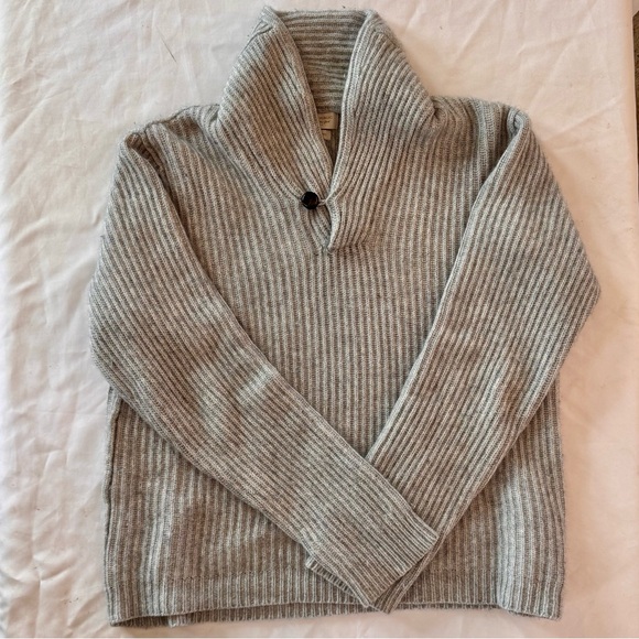 Banana Republic Sweaters - Banana Republic Angora/Cashmere Blend Women’s Sweater Sz M